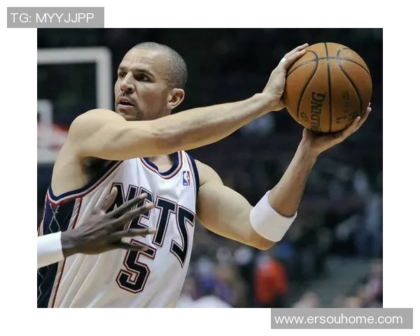 教练这活真不比球员打球轻快，今晚会更累吧！ （APP）